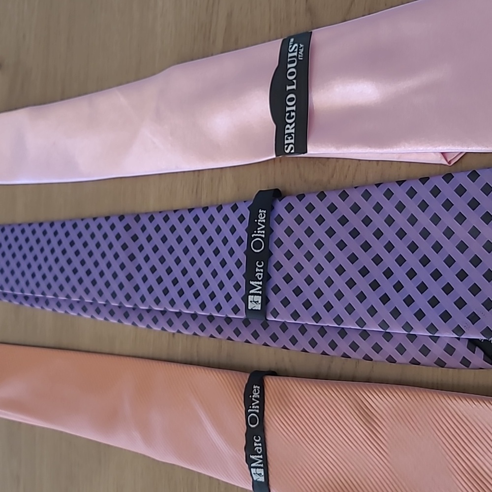 Bundel of 3 ties made by hand from marc olivier new no tag